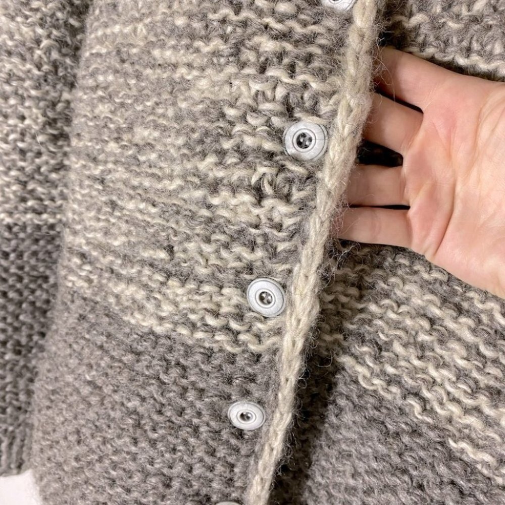 Vintage Hand  Knit Ombre Button Up Hand Knit Cardigan M - Picture 7 of 10